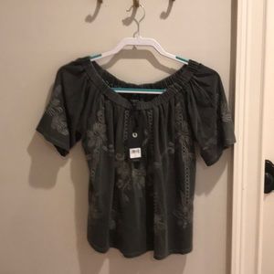 NWT!! XS super cute grayish green lucky brand top!